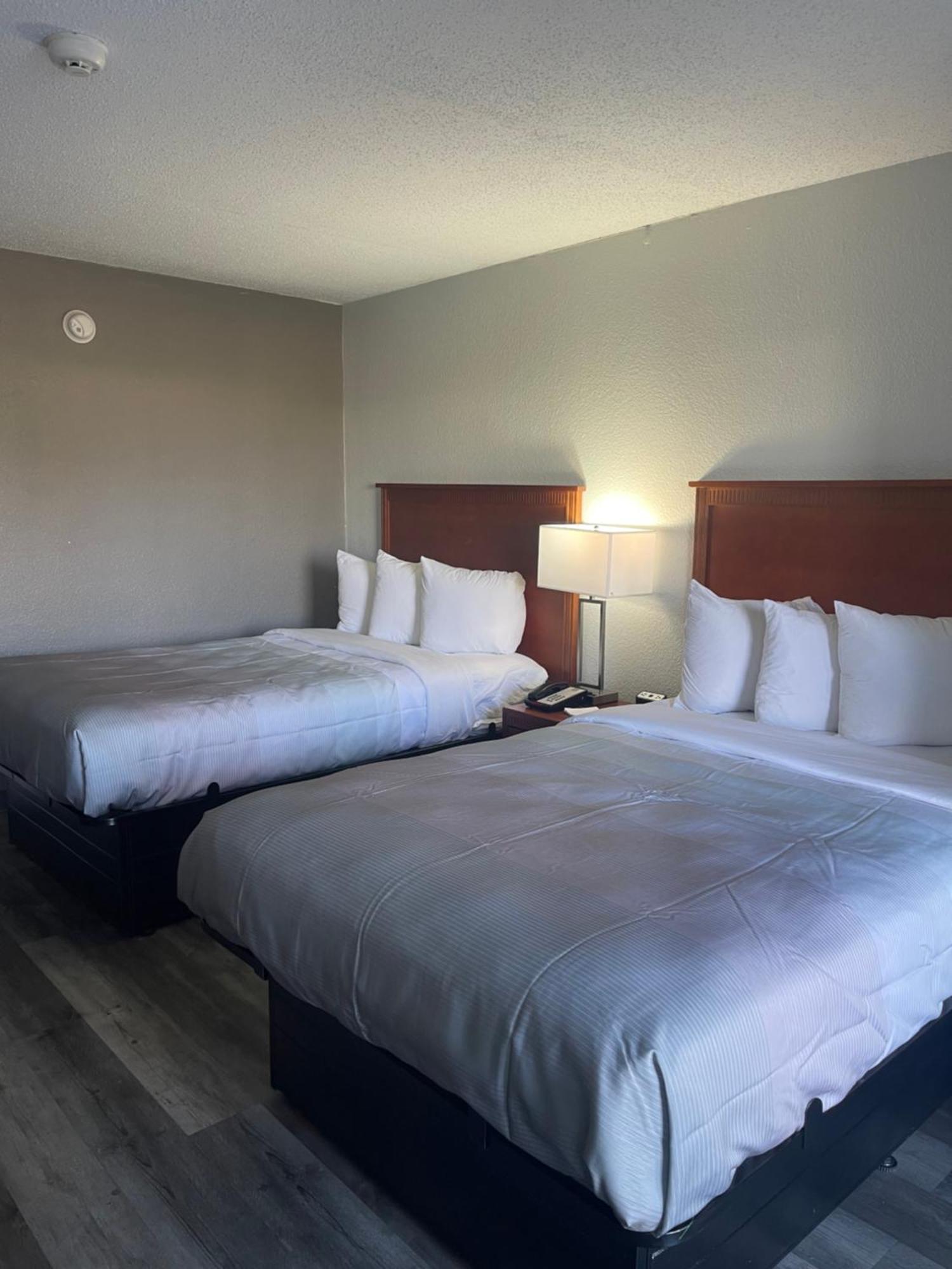 Quality Inn Fayetteville Near Fort Bragg Exterior foto