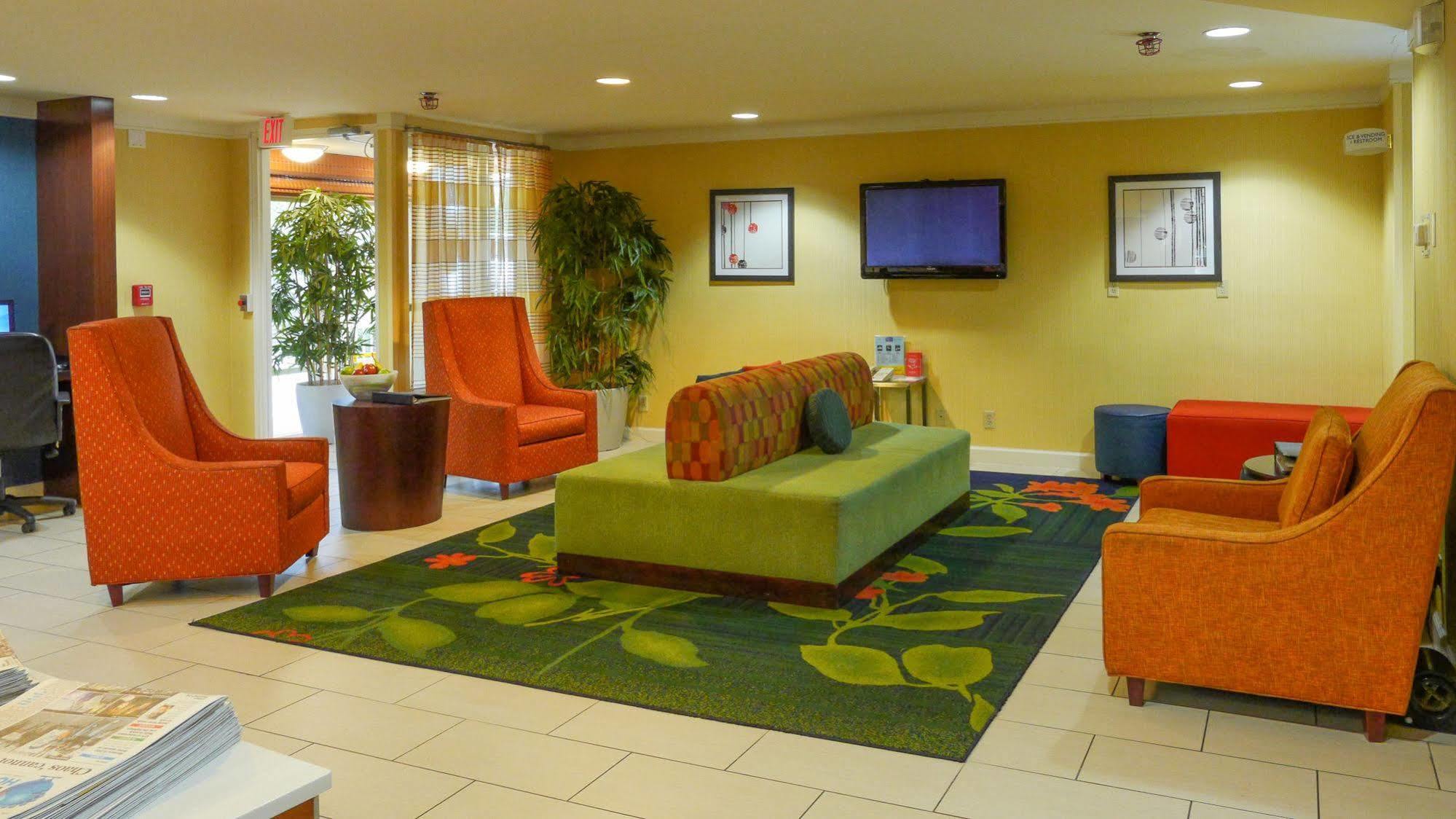 Quality Inn Fayetteville Near Fort Bragg Exterior foto