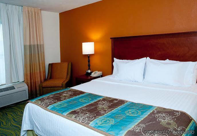 Quality Inn Fayetteville Near Fort Bragg Exterior foto